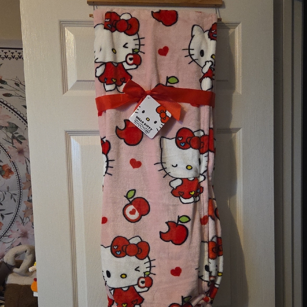 Hello Kitty Pink Blanket 🍎❤️